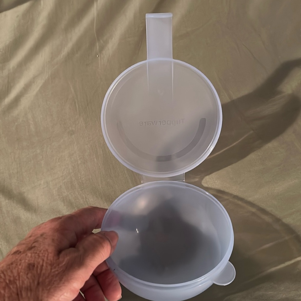 Tupperware ✂️ - Picture 3 of 3